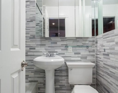 West 53rd Street - Photo Thumbnail 5