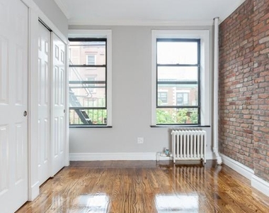 West 53rd Street - Photo Thumbnail 4