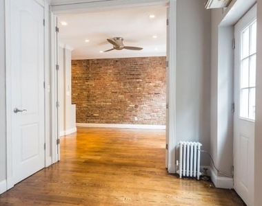 East 18th Street - Photo Thumbnail 10