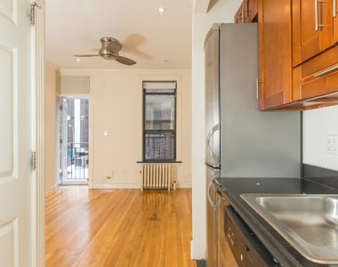East 18th Street - Photo Thumbnail 7