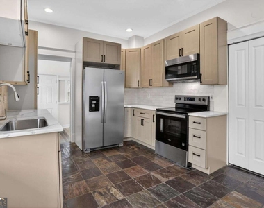 585 Jones Avenue - Photo Thumbnail 9