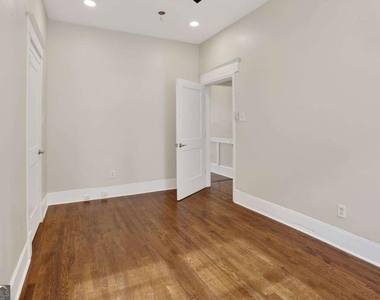 585 Jones Avenue - Photo Thumbnail 14