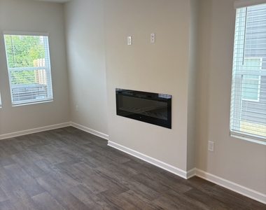 11531 Kimberly Way - Photo Thumbnail 2