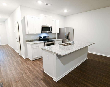 115 Village Green Drive Nw - Photo Thumbnail 4