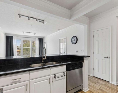 1850 Cotillion Drive - Photo Thumbnail 5