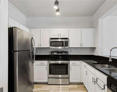 1850 Cotillion Drive - Photo Thumbnail 3
