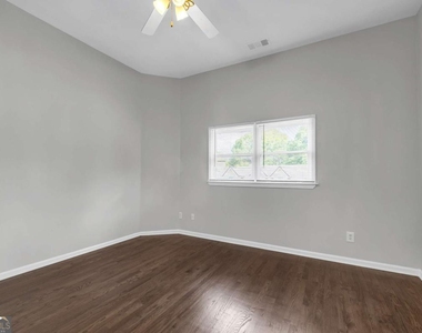 660 Queen Street Sw - Photo Thumbnail 43