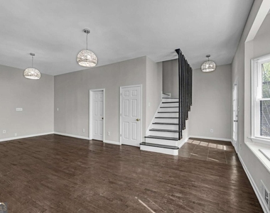 660 Queen Street Sw - Photo Thumbnail 21