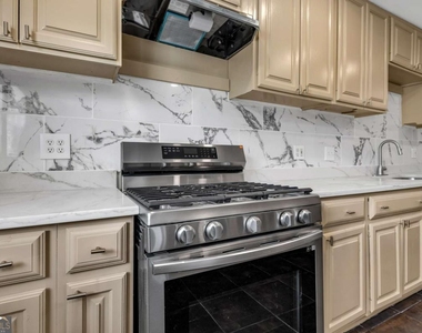 660 Queen Street Sw - Photo Thumbnail 36