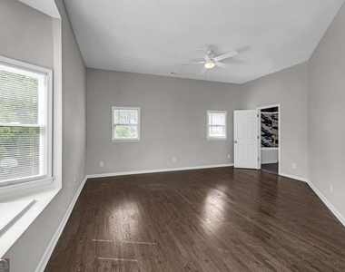 660 Queen Street Sw - Photo Thumbnail 46