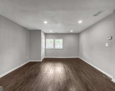 660 Queen Street Sw - Photo Thumbnail 34