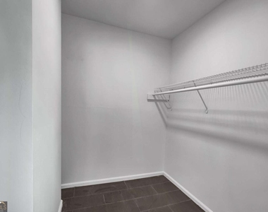 660 Queen Street Sw - Photo Thumbnail 41