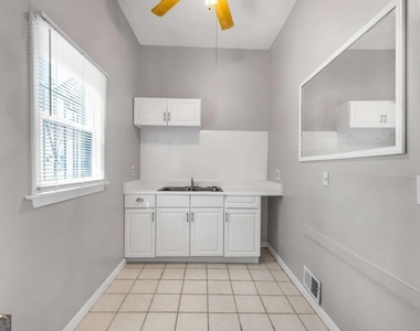 660 Queen Street Sw - Photo Thumbnail 24
