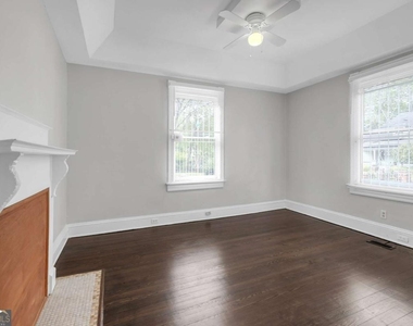 660 Queen Street Sw - Photo Thumbnail 5
