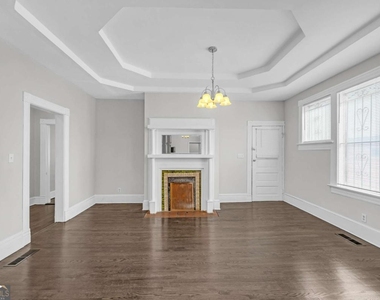 660 Queen Street Sw - Photo Thumbnail 10