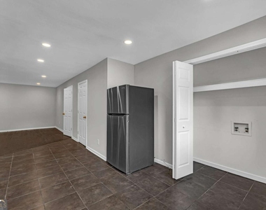 660 Queen Street Sw - Photo Thumbnail 37