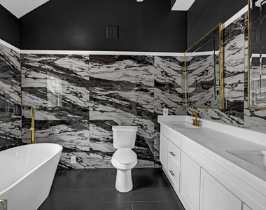 660 Queen Street Sw - Photo Thumbnail 47
