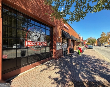 1079 Canton Street - Photo Thumbnail 34