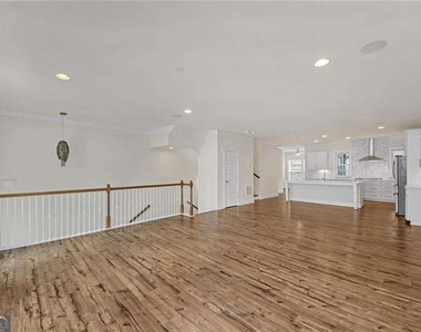 860 Stonehill Lane - Photo Thumbnail 6