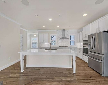 860 Stonehill Lane - Photo Thumbnail 8