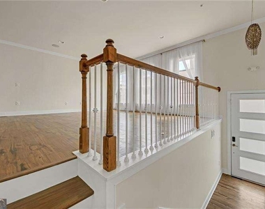 860 Stonehill Lane - Photo Thumbnail 31