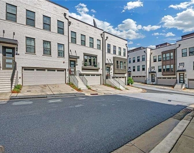 860 Stonehill Lane - Photo Thumbnail 1