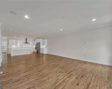 860 Stonehill Lane - Photo Thumbnail 5