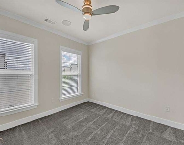 860 Stonehill Lane - Photo Thumbnail 23