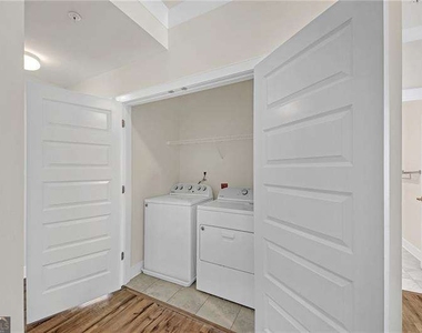 860 Stonehill Lane - Photo Thumbnail 20