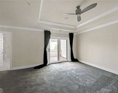 860 Stonehill Lane - Photo Thumbnail 16