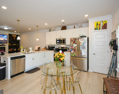 2610 Ravencliff Road - Photo Thumbnail 12
