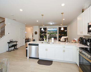 2610 Ravencliff Road - Photo Thumbnail 13