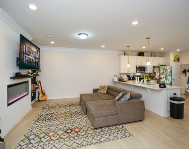2610 Ravencliff Road - Photo Thumbnail 7