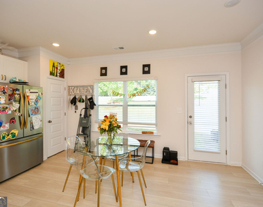 2610 Ravencliff Road - Photo Thumbnail 10