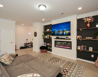 2610 Ravencliff Road - Photo Thumbnail 6
