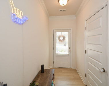 2610 Ravencliff Road - Photo Thumbnail 4
