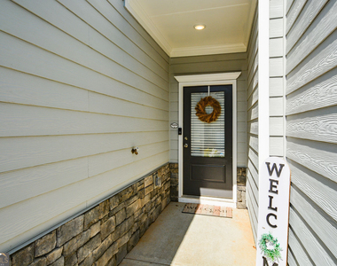 2610 Ravencliff Road - Photo Thumbnail 3