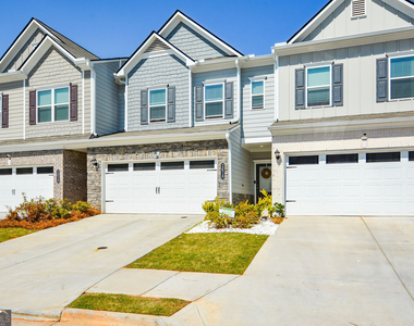 2610 Ravencliff Road - Photo Thumbnail 2
