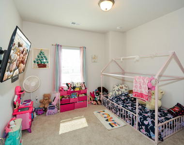 2610 Ravencliff Road - Photo Thumbnail 23