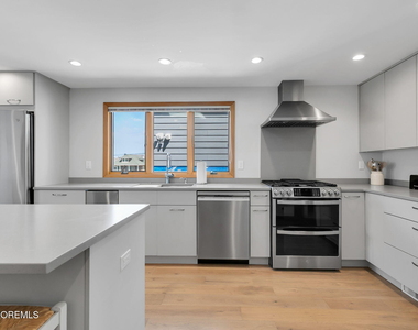 304 Oceanfront - Photo Thumbnail 10