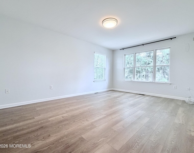 1 Whitemarsh Drive - Photo Thumbnail 13