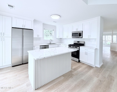 1 Whitemarsh Drive - Photo Thumbnail 3