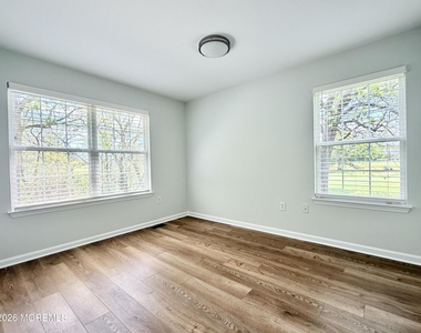 1 Whitemarsh Drive - Photo Thumbnail 8