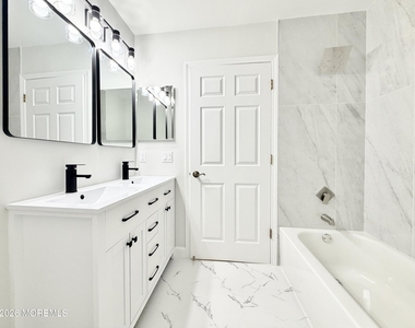 1 Whitemarsh Drive - Photo Thumbnail 11