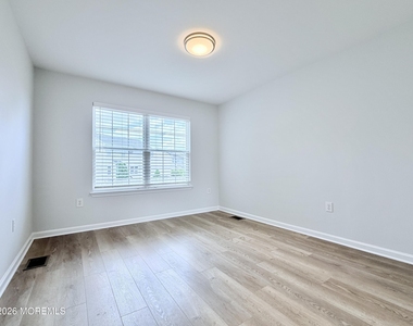 1 Whitemarsh Drive - Photo Thumbnail 10