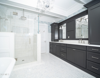 200 Bridlemere Avenue - Photo Thumbnail 8