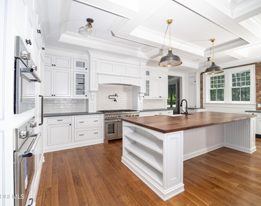 200 Bridlemere Avenue - Photo Thumbnail 3