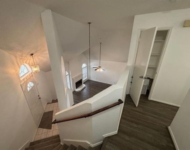 2100 Larkspur Street - Photo Thumbnail 9