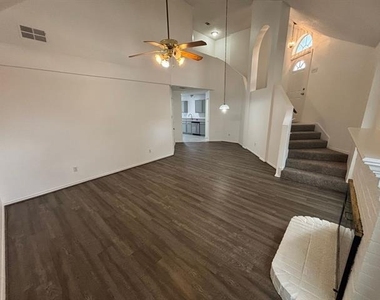 2100 Larkspur Street - Photo Thumbnail 2