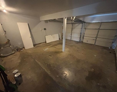 2100 Larkspur Street - Photo Thumbnail 8